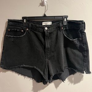 Abercrombie and Fitch Curve Love High Rise The Mom Short Size 34 (18)